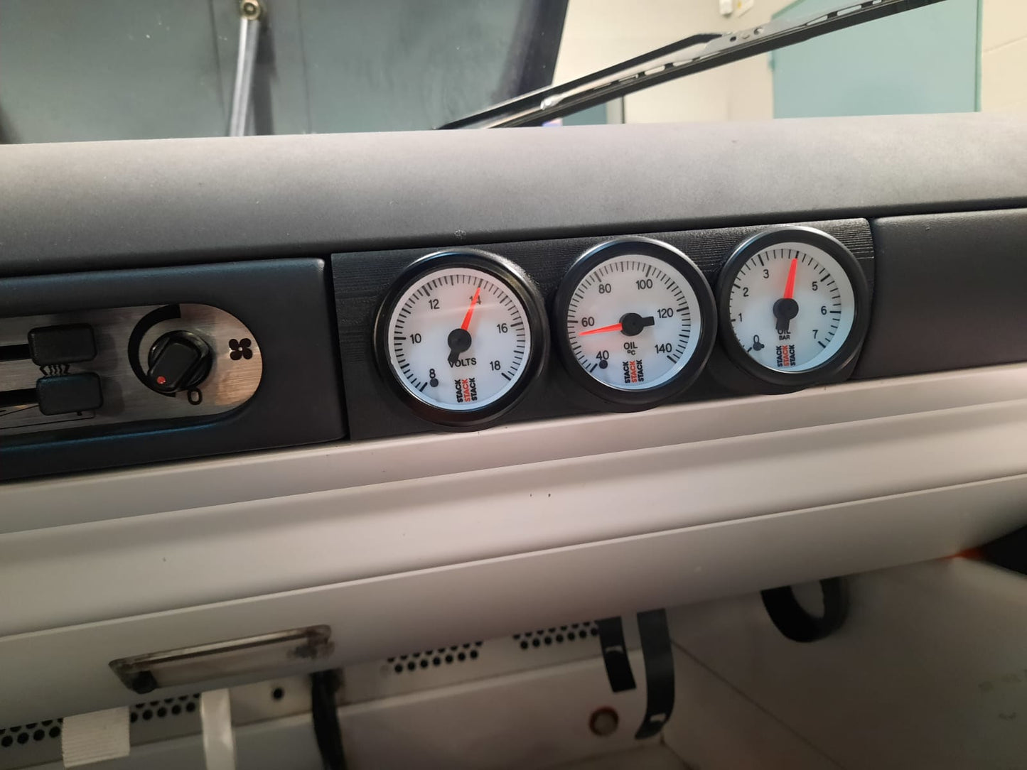 Manometer Dashboard for Lotus Exige S1