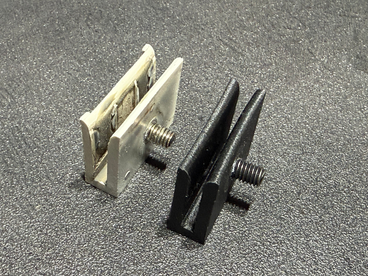 S1 Elise / Exige Door Glass Stud Carrier. - BRS-ENGINEERING